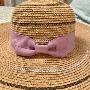 Women’s Oversized Tan Straw Hat w/ Purple Bow